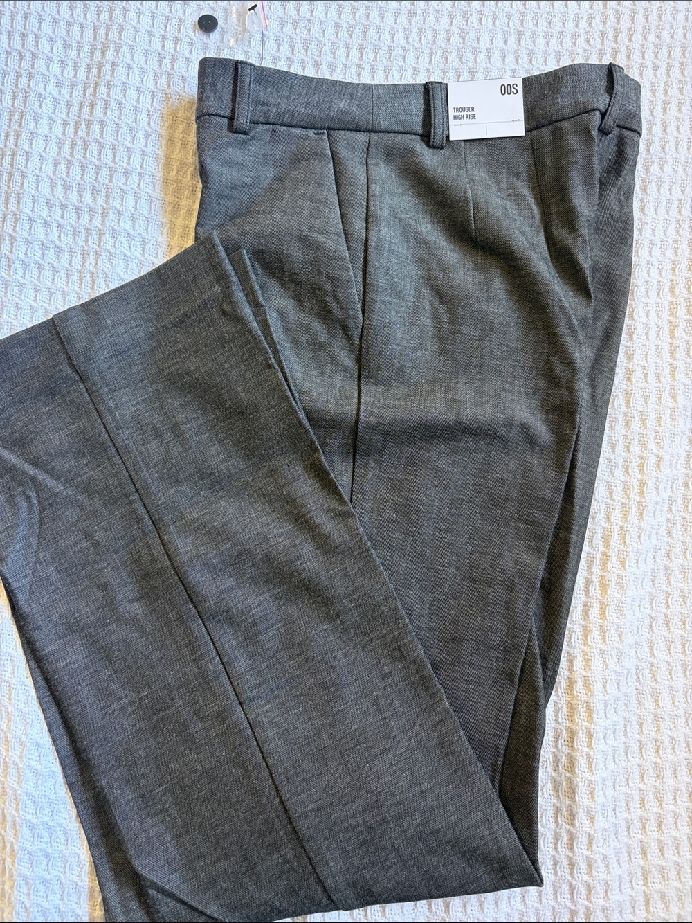 Express Women’s Wide Leg Dress Pants in Charcoal Gray